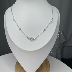 Elegant 18K White Gold Necklace with Crystal Accents
